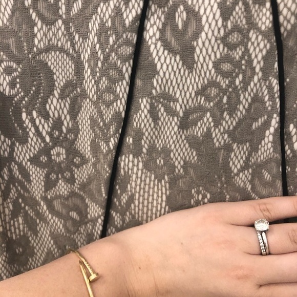 Anthropologie Piped Peplum Lace Tank - Picture 6 of 7